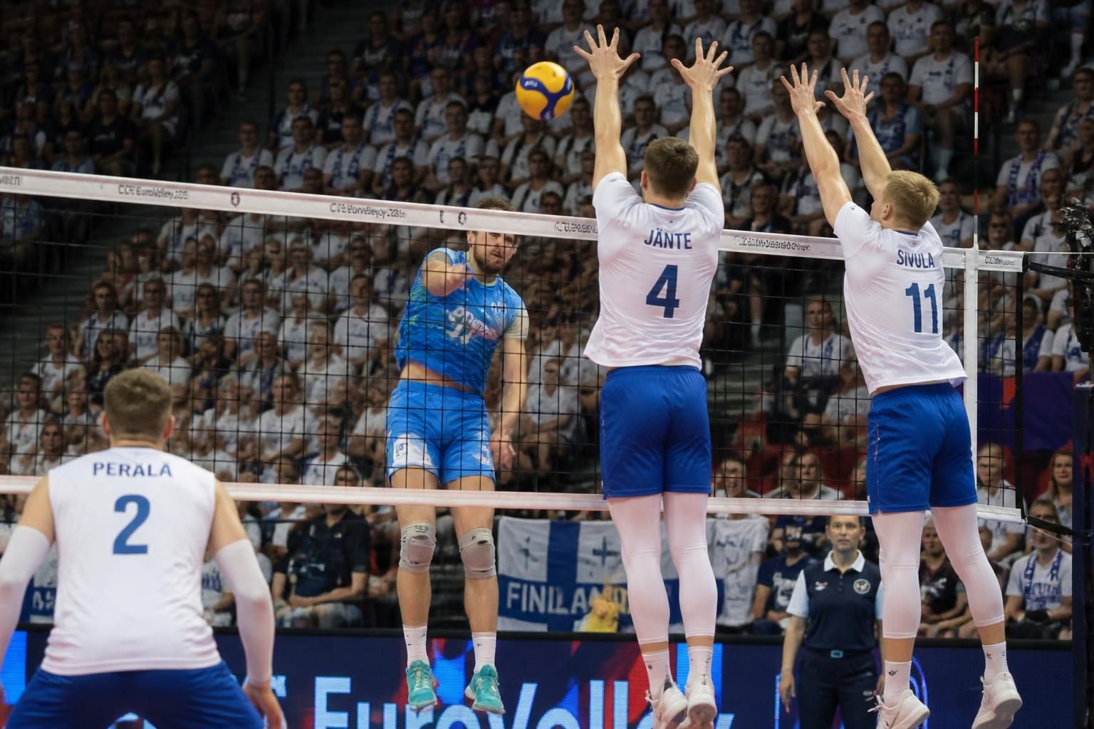 découvrez notre pronostic pour le match finlande vs slovénie du 26 septembre 2026 dans le cadre de l'eurovolley masculin. analyse des équipes, statistiques clés et conseils pour parier.